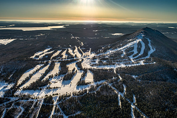 Photographie aérienne par drone du Mont Adstock à Thetford Mines